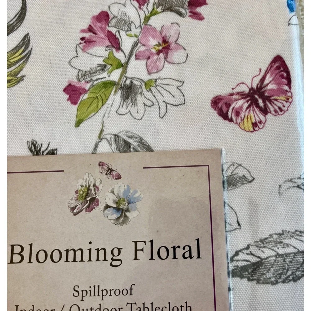 Benson Mills Blooming Floral 60x104  Oblong  Tablecloth Treated Polyester